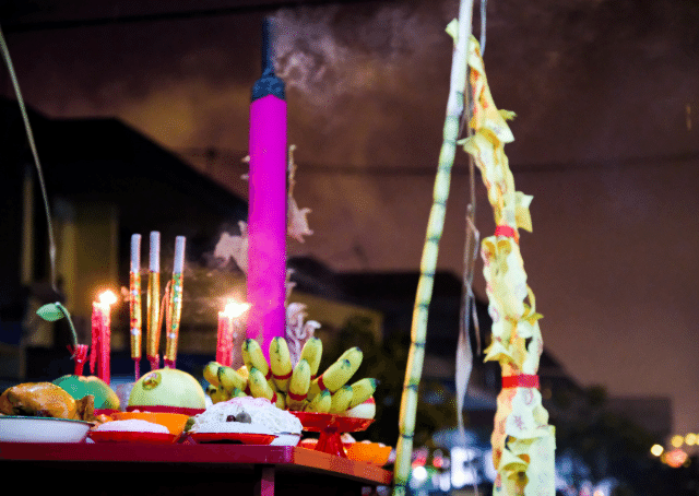 Hulde brengen aan Huxian, Chinese vossengodin