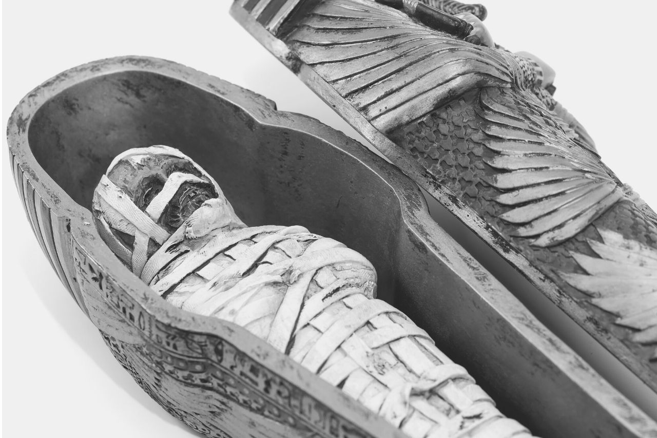 Hoe weerspiegelde mummificatie de Egyptische overtuigingen over het hiernamaals?