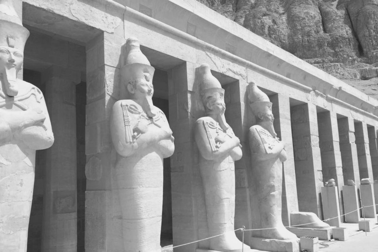 Deir El-Bahri: De geheimen van de dodentempel van koningin Hatsjepsoet onthuld