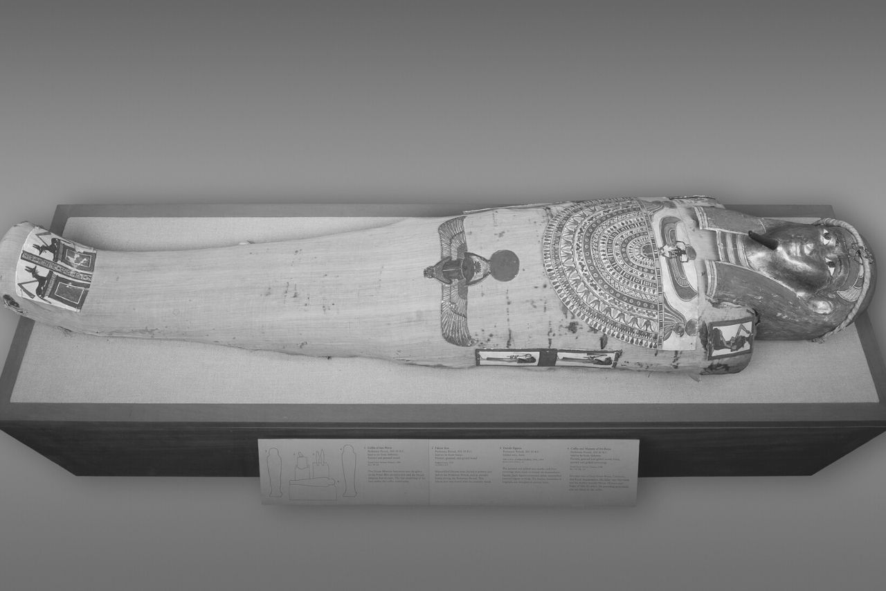 Mummie van Irtirutja met masker en andere cartonnage-elementen