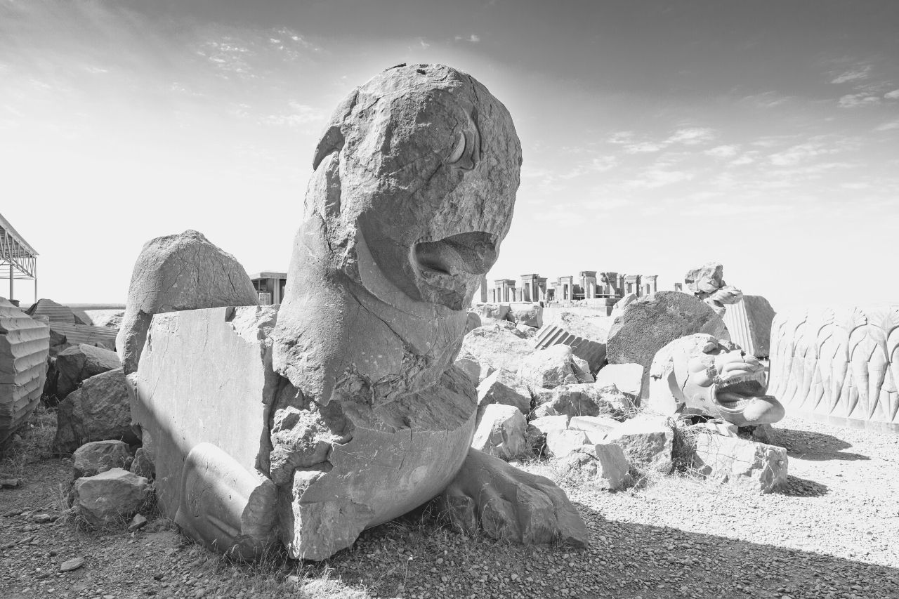 Op welke manier verenigde Darius het Perzische Rijk?